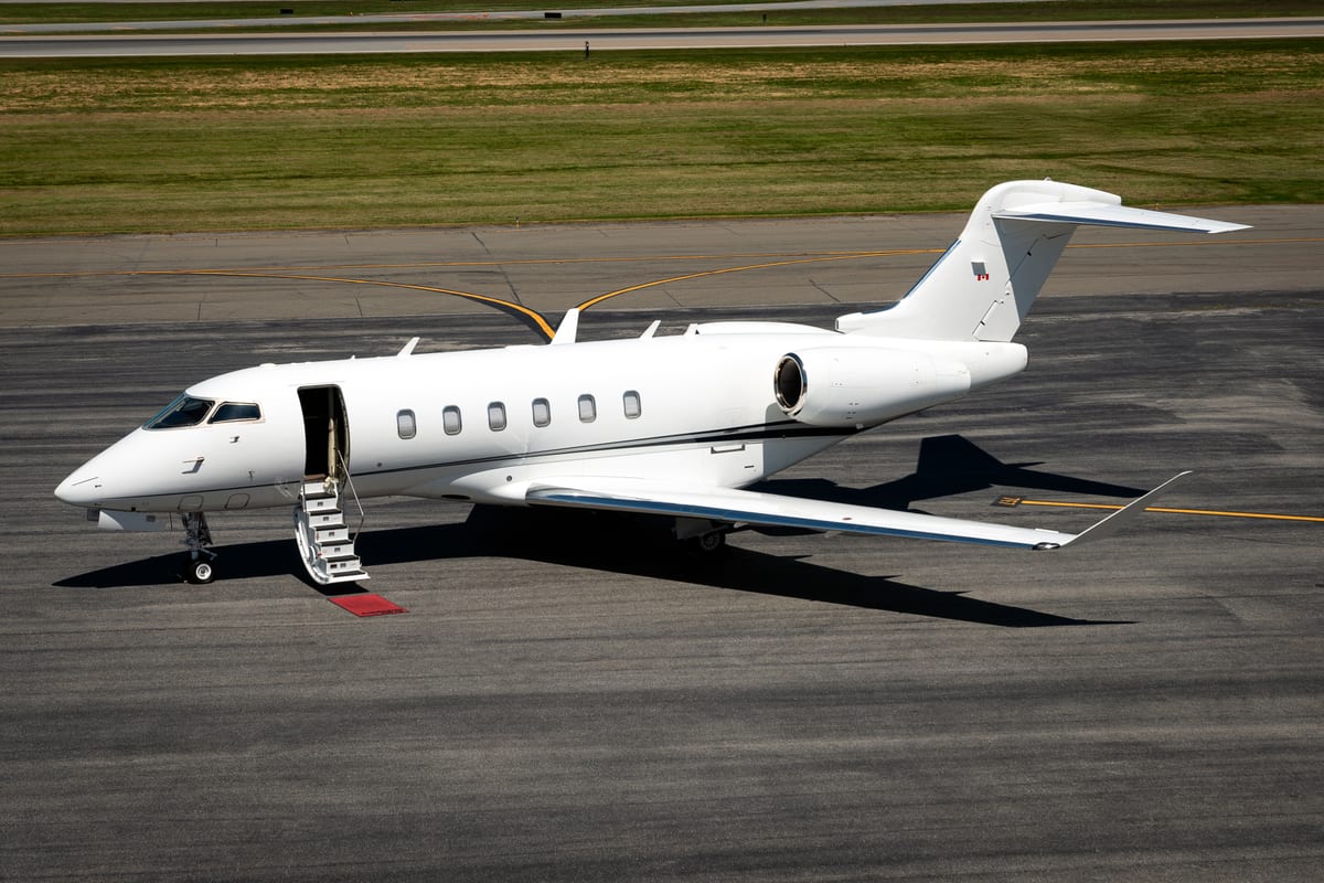 bombardier challenger 350 exterior