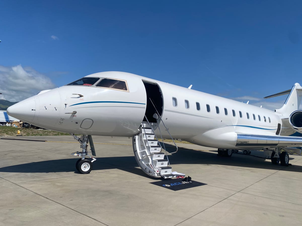 bombardier global 6000 exterior