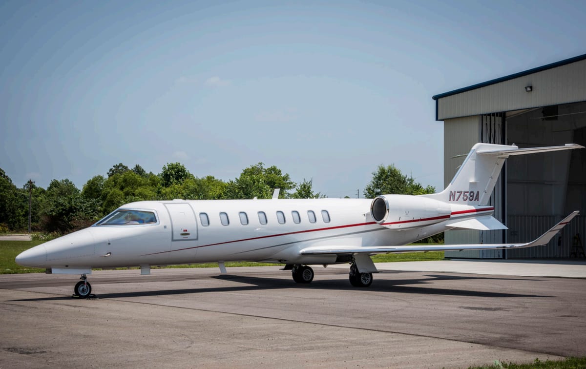 learjet 75 exterior
